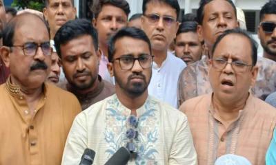 হাদির হত্যাকারীদের ফেরত না দিলে প্রধানমন্ত্রীর ভারত সফরের সম্ভাবনা নেই: রাশেদ খাঁন